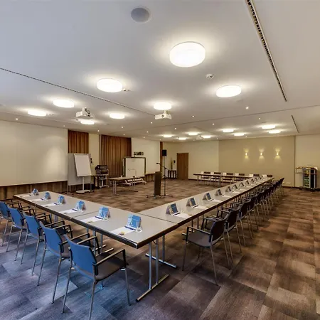 Park Plaza Hotel 4*