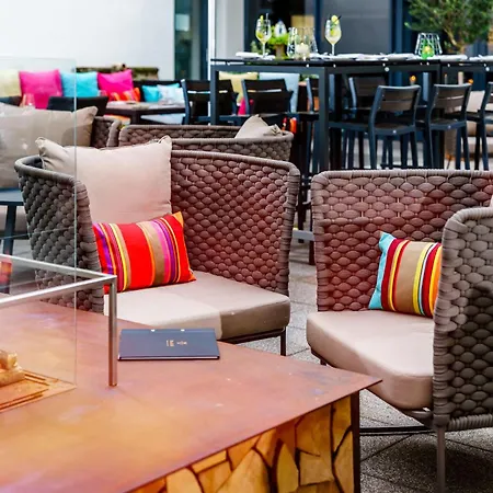 Park Plaza Hotel 4*