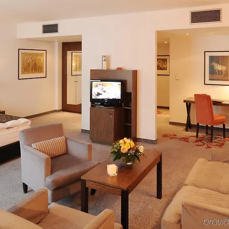 Park Plaza מלון 4*