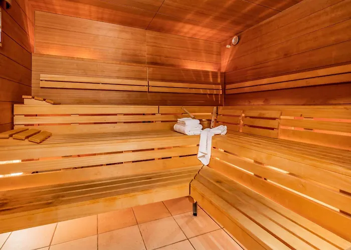 Park Plaza 4* ترير